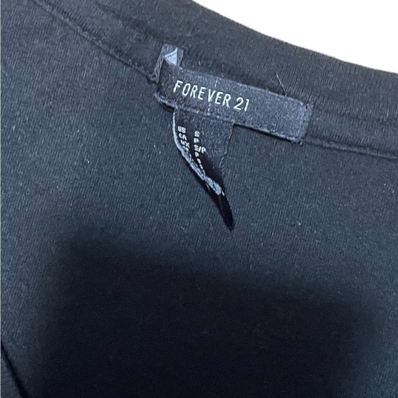 FOREVER 21 Womens Black Solid V-Neck Graphic T-shirt with pocket Small Cotton - Picture 13 of 16